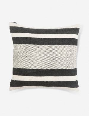 Augusta Pillow, Noir